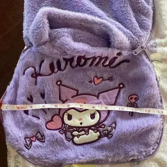 Carry Pillow Zip Out 3x5" Blanket KUROMI travel CUTE
Portable hand bag purple - Picture 10 of 10